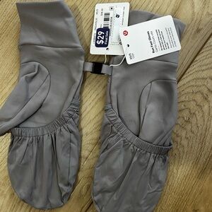 BNWT Lululemon running gloves